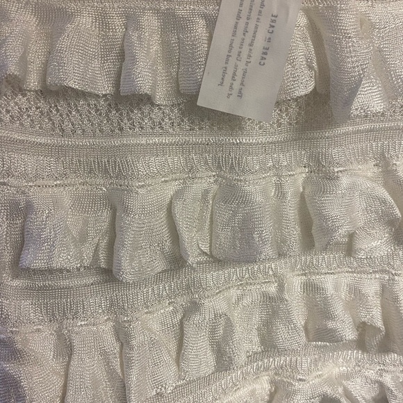 LAST ONE ☺️NWT Anthropologie Ruffle long sleeve Sweater🩷 GRAB IT ⭐️ - Picture 4 of 5